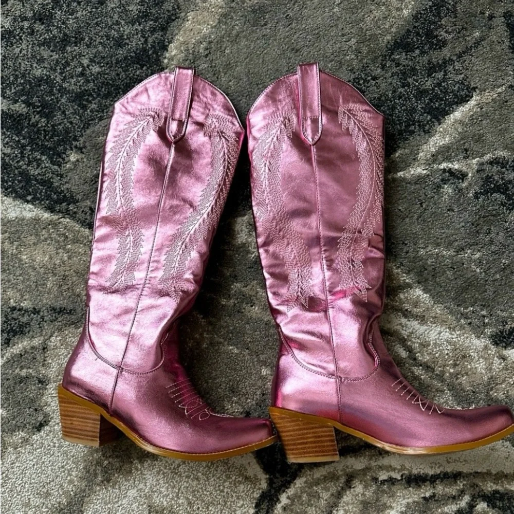 Sexy Metallic Pink Cowgirl boots! - Picture 3 of 6
